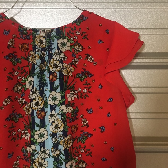 Blouse w/ front-tie - Picture 3 of 4